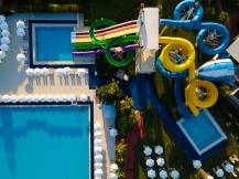 MIRACLE RESORT Pools & Beach